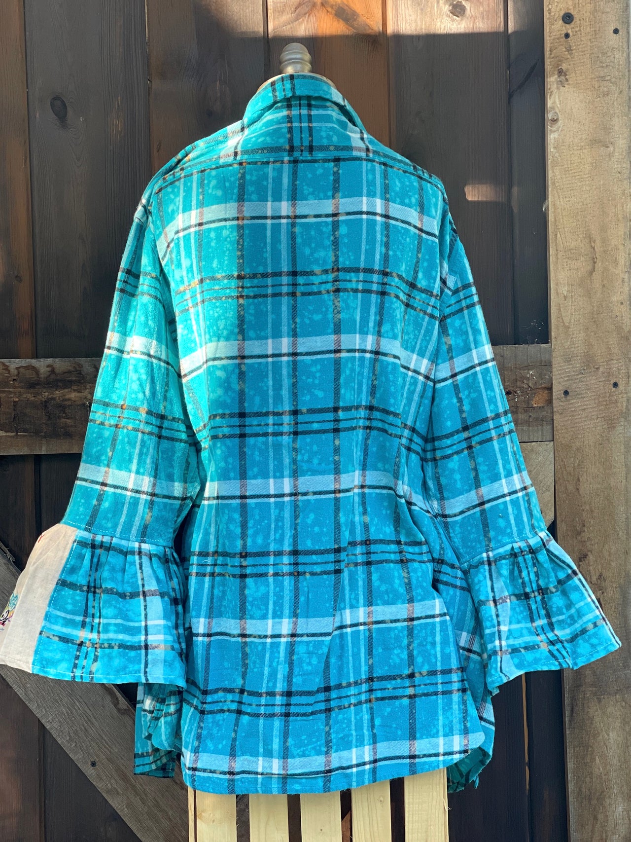 Flared Sleeve Flannel- BEE FUN 2XL