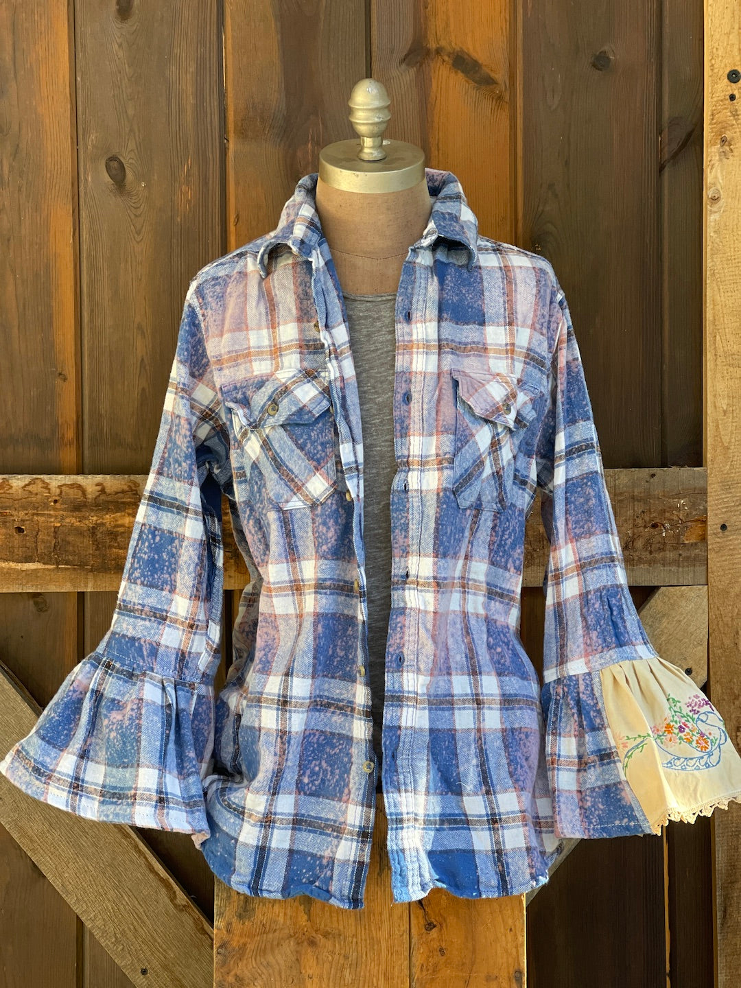 Flared Sleeve Flannel- VERANDA Size Large